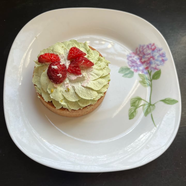 photo of Copains Marais Julie - Tarte aux fraises & pistache shared by @eeyoreblack on  22 Apr 2024 - review