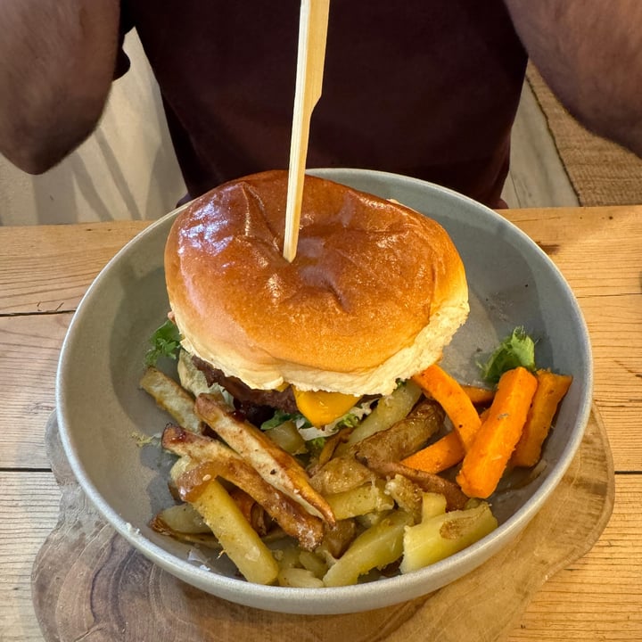 photo of Sama Sama Veggie Burger Sama Sama shared by @marttavgn on  15 May 2024 - review