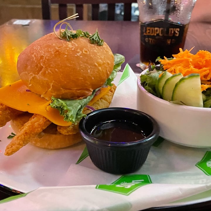 photo of Leopold's Tavern Winnipeg - Osborne Kick’n Chick’n Burger shared by @smsilly on  04 Sep 2023 - review