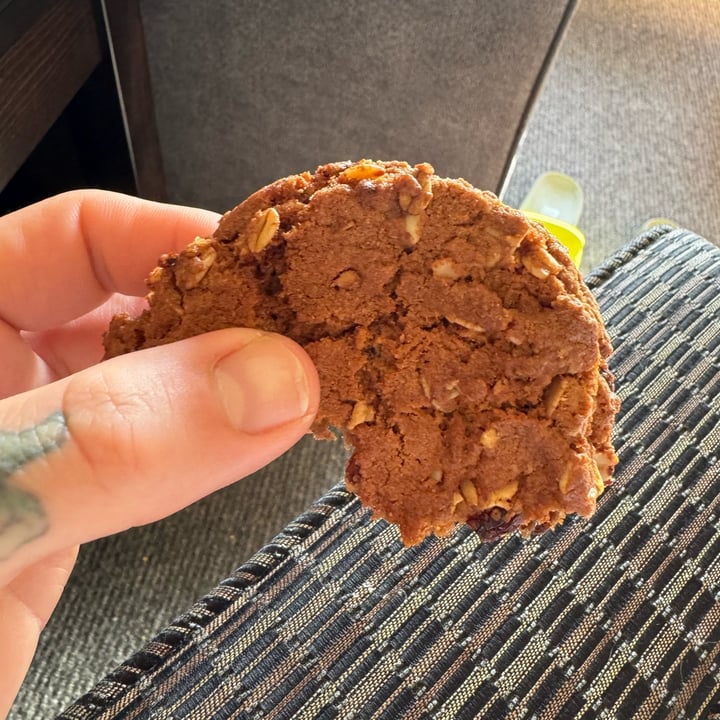 photo of Barkley Cafe Vegan Oatmeal Raisin Cookie shared by @veganmika on  27 Mar 2024 - review