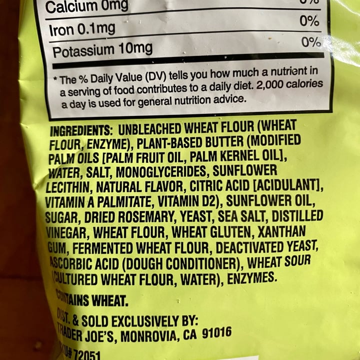 photo of Trader Joe's Rosemary Croissant Croutons shared by @sandrews on  16 Nov 2023 - review