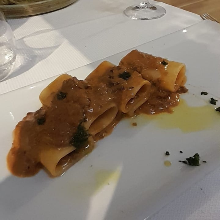 photo of Pesto di Pistacchio Paccheri alla carcerata con salsa al brandy e Beyond salsiccia shared by @adeco on  06 Sep 2025 - review