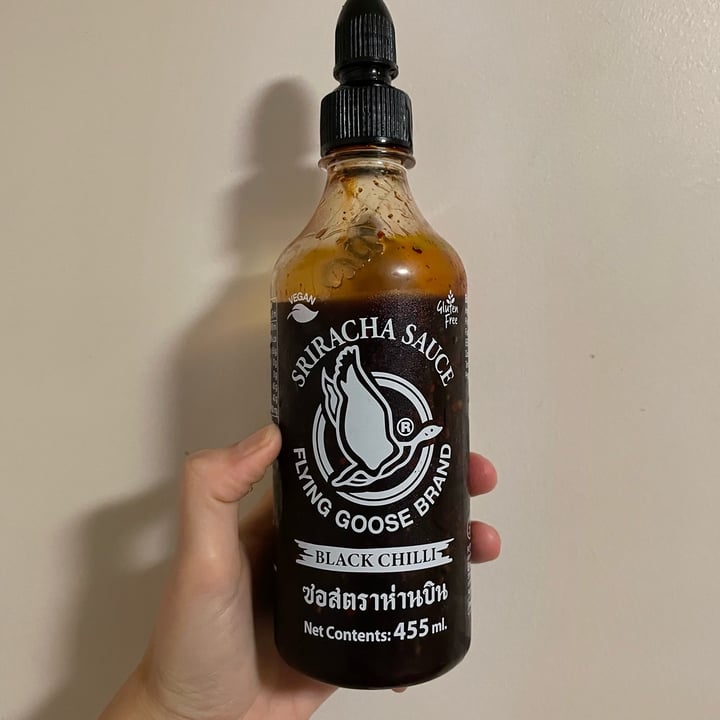 photo of Flying Goose Brand Sriracha Sauce Black Chilli shared by @veggi-bella on  26 Apr 2024 - review