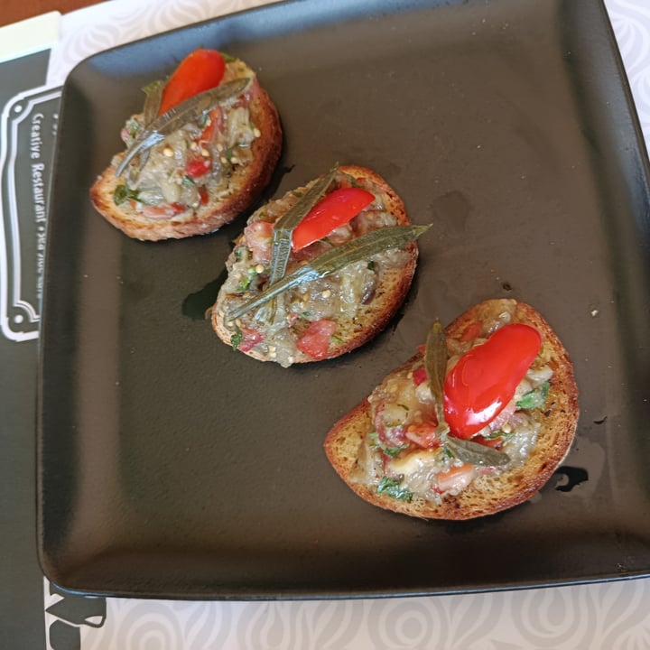 photo of Palm Beach Vai Restaurant Crostoni Con Purè Di Melanzane shared by @monicaswami on  13 Sep 2025 - review