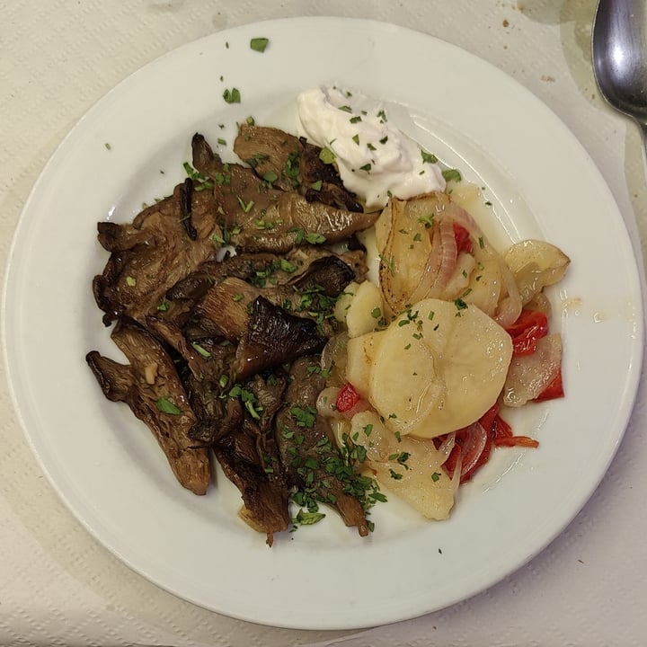photo of Taberna "El Parral" Setas a la plancha shared by @joxi on  05 Jun 2025 - review