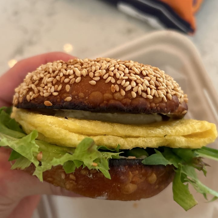 photo of New Cascadia Traditional Vegan bagel sandwich shared by @herbivoracious on  05 May 2024 - review