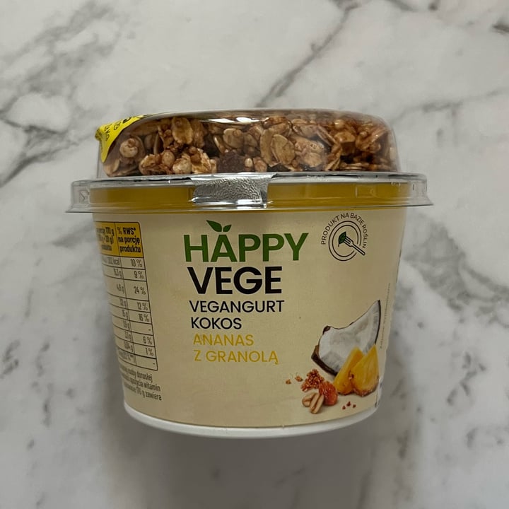 photo of Happy vege Vegangurt Kokos Ananas Z Granolą shared by @zolia on  04 May 2024 - review