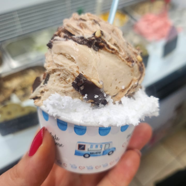 photo of Gelateria Smeralda nocciolotta e cocco shared by @valepav on  01 Jul 2024 - review