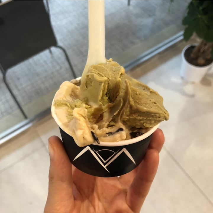 photo of MiCaMa gelato snickers e pistacchio shared by @frappa on  03 Oct 2023 - review