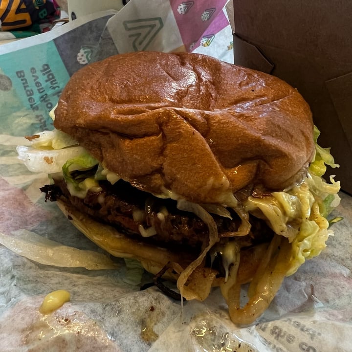 photo of V Burger Original V Burger shared by @xdarrenx on  06 Oct 2023 - review