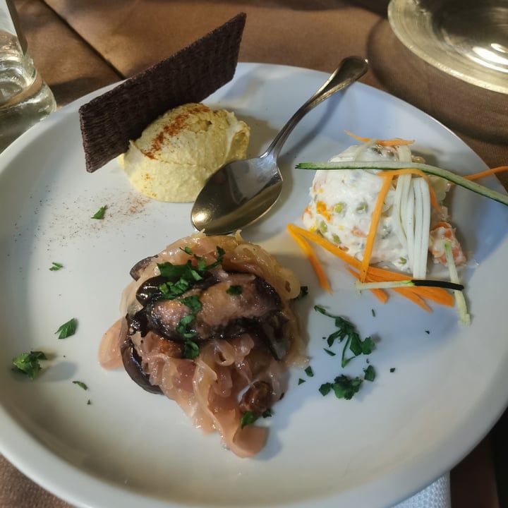 photo of La Tecia Vegana Tris di antipasti shared by @arualtyrell on  24 Jul 2025 - review