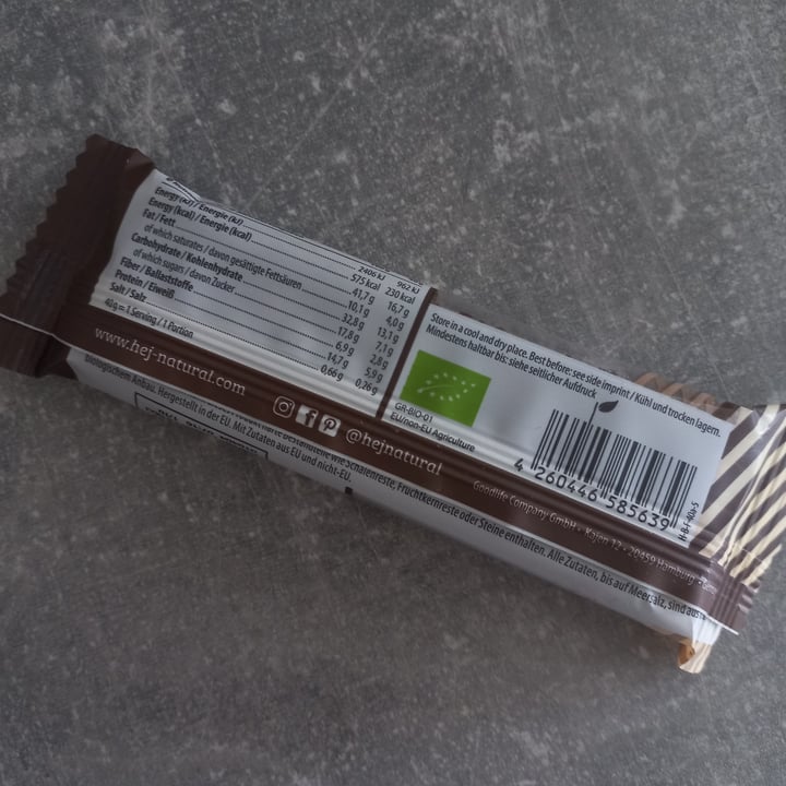 photo of hej natural Chocolate and Nuts Bar shared by @punilu on  19 Apr 2024 - review