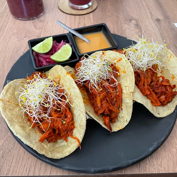 photo of Zona Veggie Restaurante Cochinita Pibil Tacos shared by @eatyourgreens on  12 Sep 2023 - review