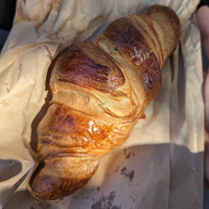 photo of Jonas Reindl Croissant shared by @petpet on  10 May 2024 - review