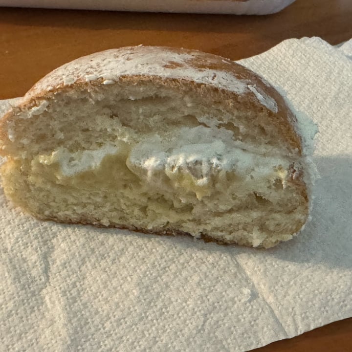 photo of Panificio Brizzolari srl Maritozzo Con Panna E Crema Pasticcera shared by @silvycindy on  19 Sep 2025 - review