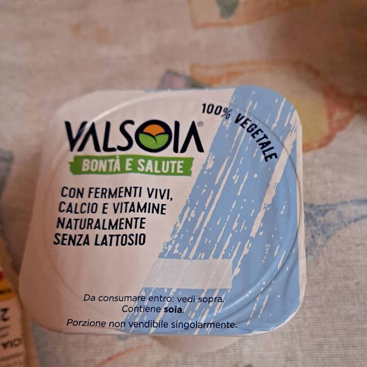 photo of Valsoia yogurt bianco zero shared by @martaferr on  19 Jul 2024 - review