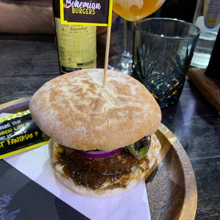 photo of Bohemian Burgers Hazelnut Burger shared by @martinazurli on  30 Aug 2025 - review