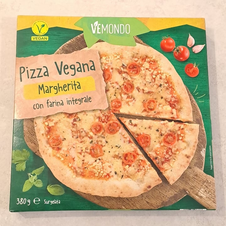 photo of Vemondo Vegan pizza Margherita shared by @orsolapi on  14 Apr 2024 - review