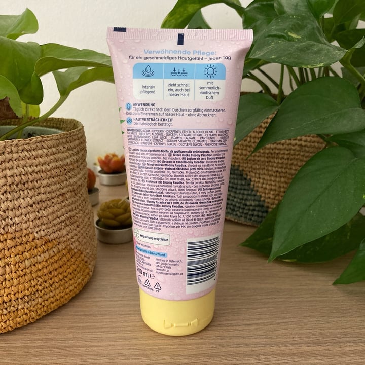 photo of Balea Bodylotion Bloomy Paradise shared by @geisalopes on  08 Apr 2024 - review