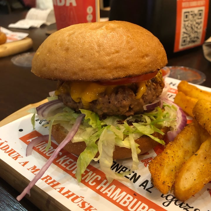 photo of Bamba Marha Burger Bár #CORVIN Mentes Burger shared by @zsuz on  23 Apr 2024 - review