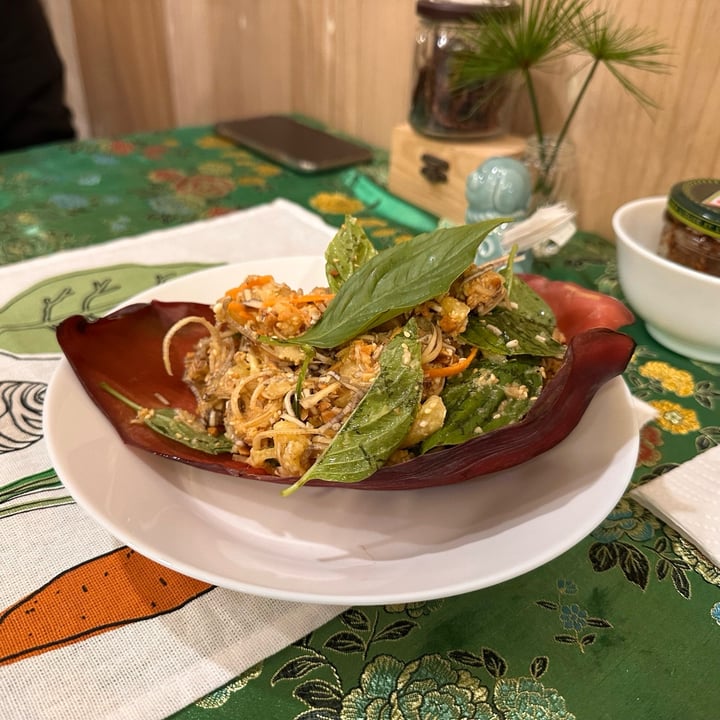 photo of Reach - Plant Based Kitchen Banana Blossom Salad shared by @dafnelately on  23 Nov 2023 - review