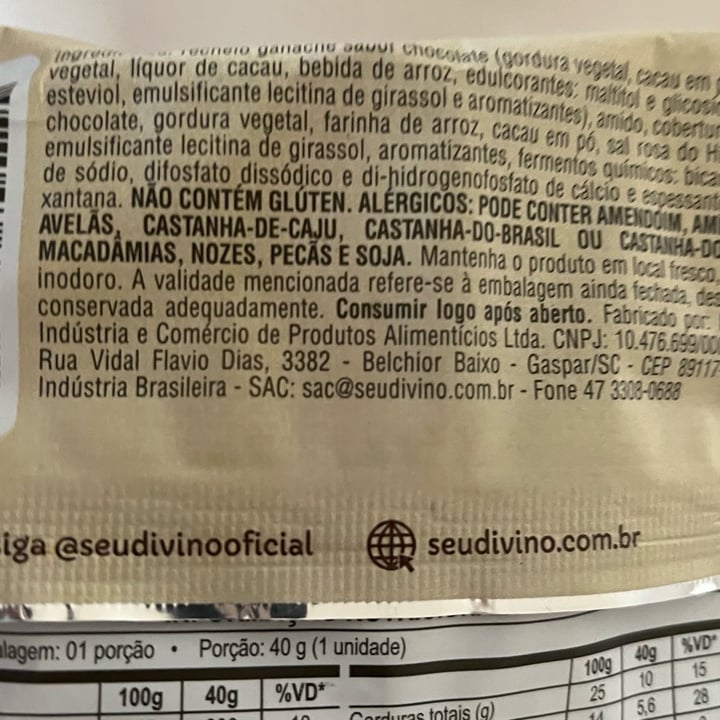 photo of Seu Divino Alfajor de chocolate  recheado com creme de chocolate shared by @clarinha012356789 on  10 Mar 2025 - review