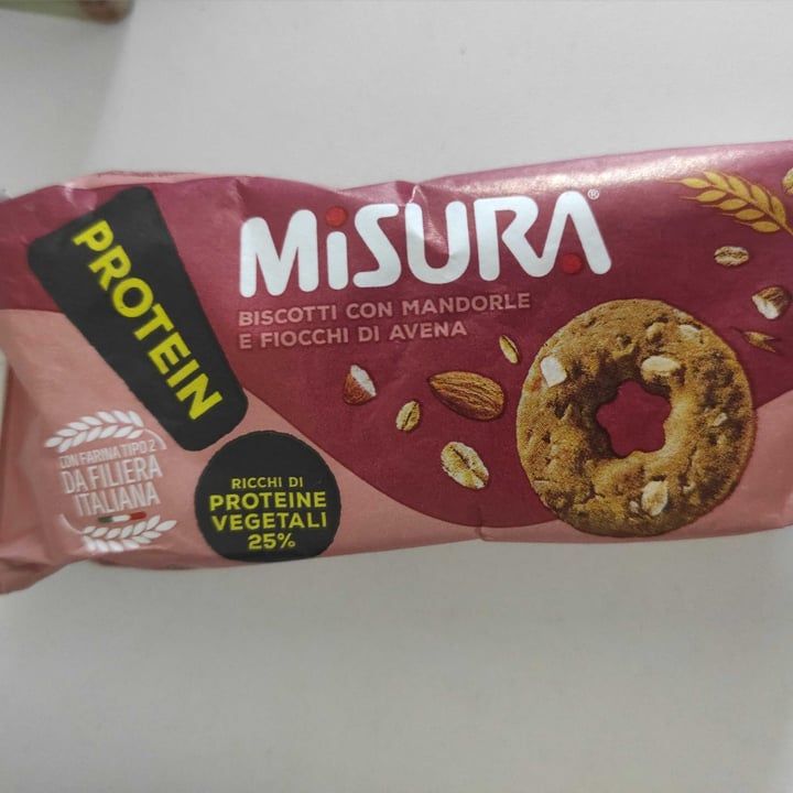 photo of Misura BISCOTTI CON MANDORLE E FIOCCHI DI AVENA shared by @krishavoc on  26 Mar 2025 - review