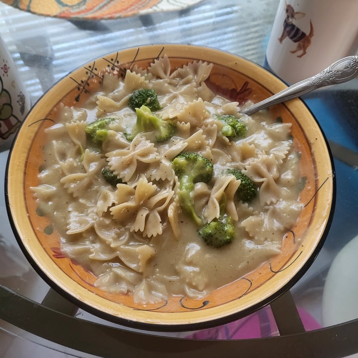 photo of Primal Kitchen Alfredo Sauce with Avocado Oil  shared by @voidstrike on  05 Jun 2024 - review