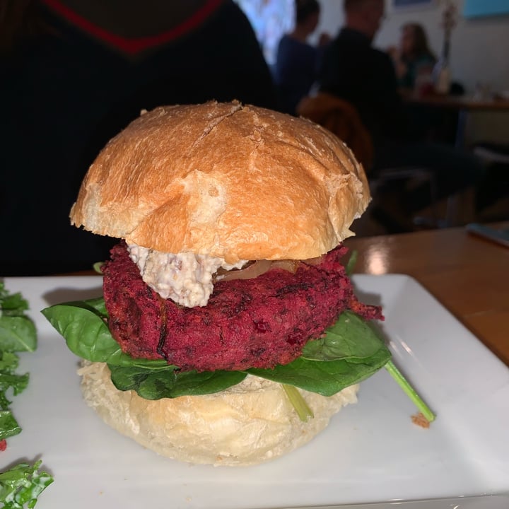 photo of Rise Above Beet Burger shared by @tiascaz on  19 Dec 2023 - review