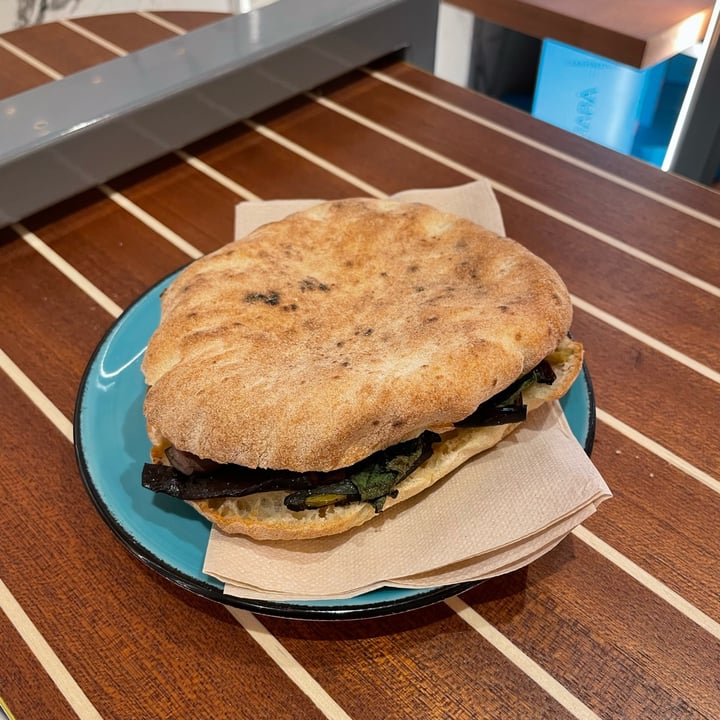 photo of Antonino il Banco di Cannavacciuolo Panino Saltimbocca shared by @inesbensadok on  23 Aug 2024 - review