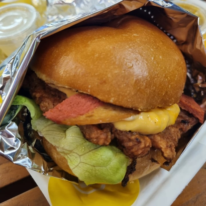 photo of La Recontra - Fast Good Vegano Cheese bacon shared by @bloodyrosmy on  25 Jun 2024 - review