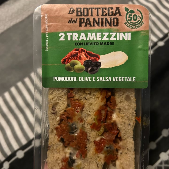 photo of La bottega del panino Tramezzini Pomodoro Olive Nere E Salsa Vegana shared by @federego77 on  07 May 2024 - review