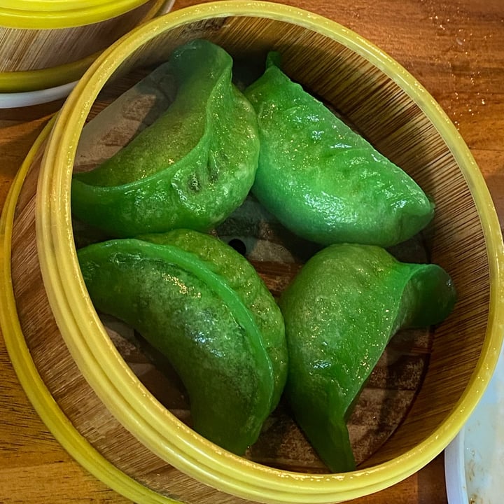 photo of Green Sprouts Vegetarian Pandan Flavoured Choysum Dumplings shared by @blacklilyleaf on  16 Apr 2024 - review