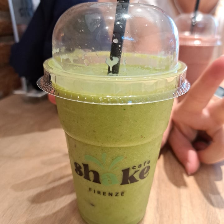 photo of Shake Café glowing green shared by @leeti on  15 Sep 2023 - review