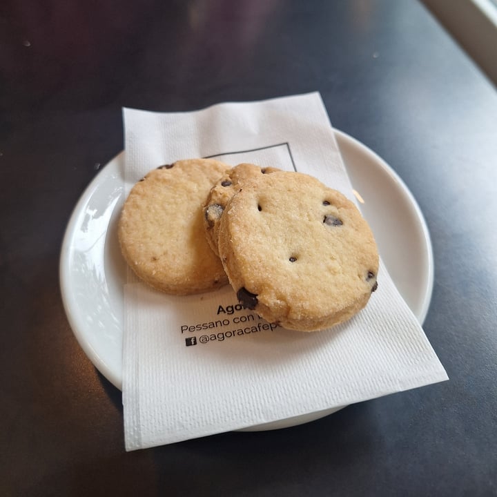 photo of Agora Cafe and Ice Cream Biscotti con gocce di cioccolato shared by @elenaponyo on  28 Jul 2025 - review