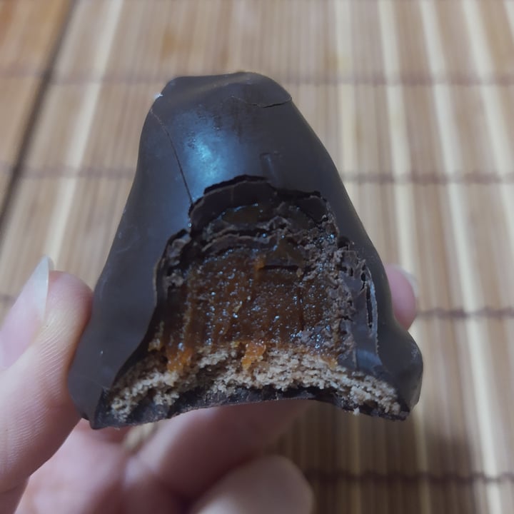 photo of MOOH! vegan conito de chocolate negro relleno con dulce de leche shared by @ktpmor on  17 May 2024 - review