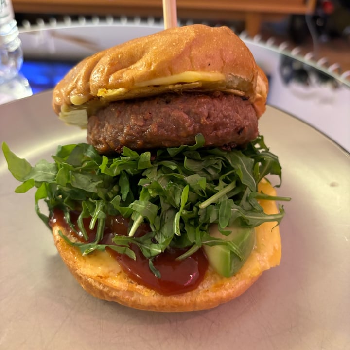 photo of Beyond Meat Beyond Burger Plant-Based Burger 19g shared by @stellaluce on  05 May 2024 - review