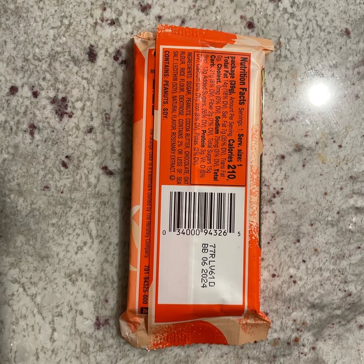 photo of Hershey's Reese’s Plant Based shared by @thevagrantvegan on  08 Oct 2023 - review