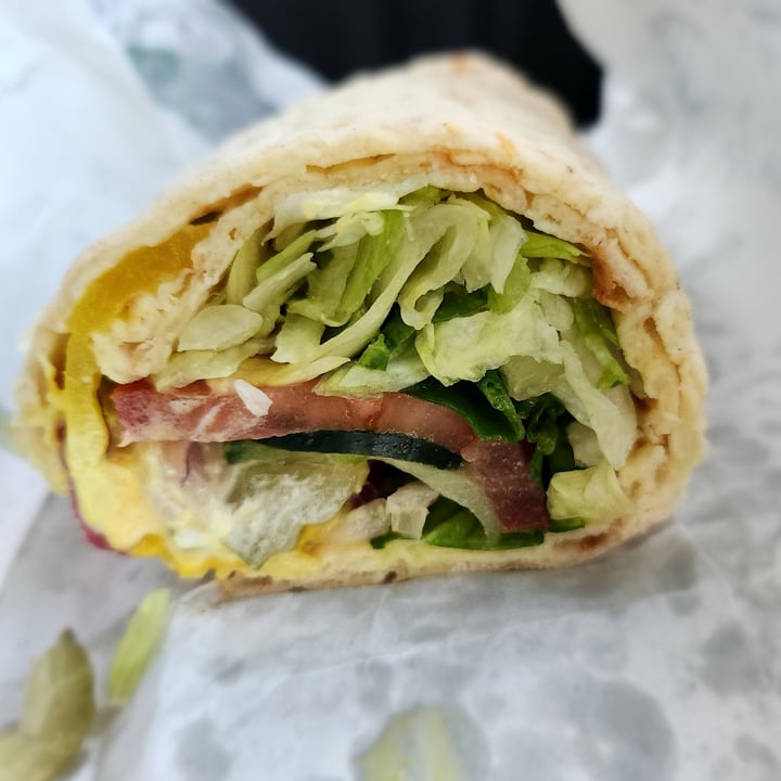 photo of Subway Veggie Delight Wrap shared by @mikekenn on  04 May 2024 - review