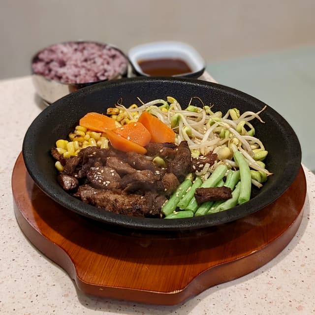 Photo of the dish “Vegan Hot Plate Marinated Mushroom Slices”