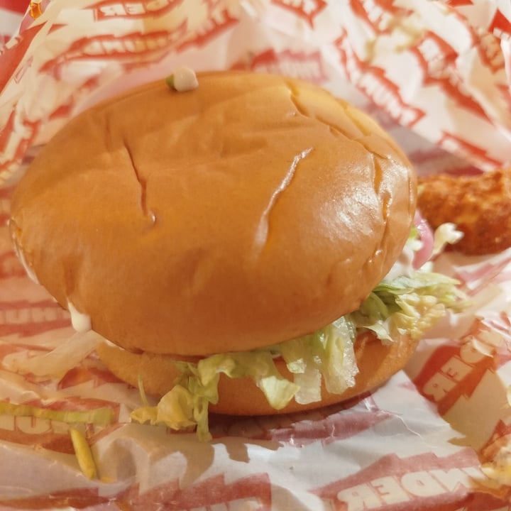 photo of THUNDER VEGAN FOOD Hamburguesa Clásica shared by @bitauniverse on  14 Jul 2025 - review