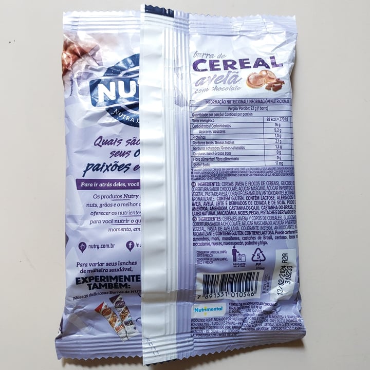 photo of Nutry Barra de Cereal Avelã com Chocolate - Castanha + 3 cereais shared by @jasmim on  26 Aug 2023 - review