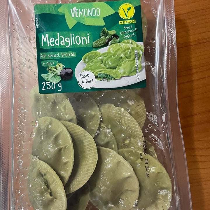 photo of Vemondo Medaglioni Agli Spinaci, Broccoli E Olive shared by @flamy on  04 Apr 2024 - review