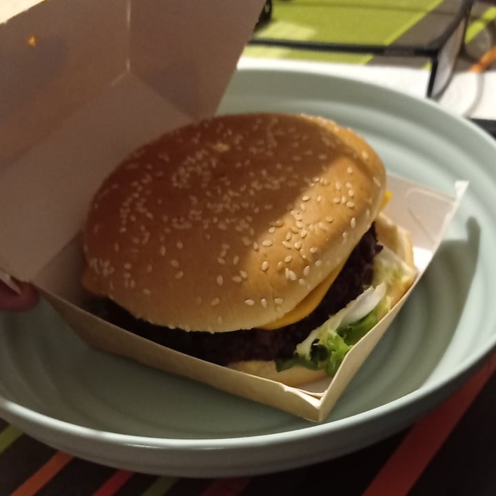 photo of deWeggie's Burguer veg mix shared by @moniqueta on  30 Aug 2023 - review