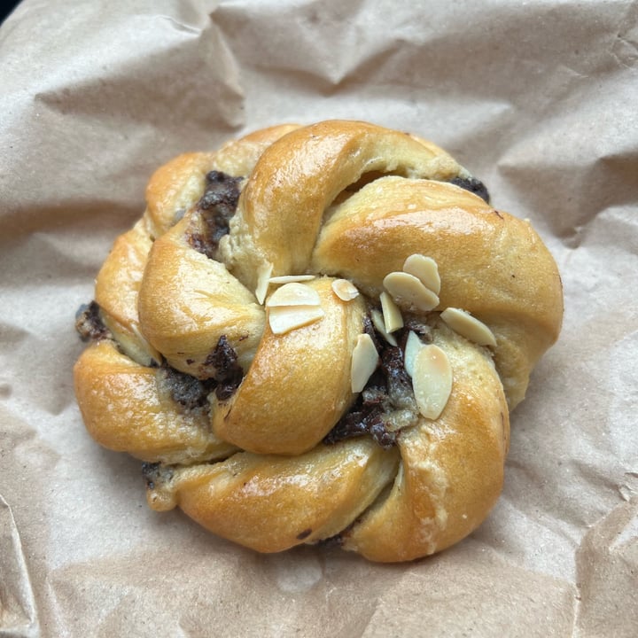 photo of Beaten by a Whisker Babka Bun shared by @jadinecmay on  03 Nov 2024 - review