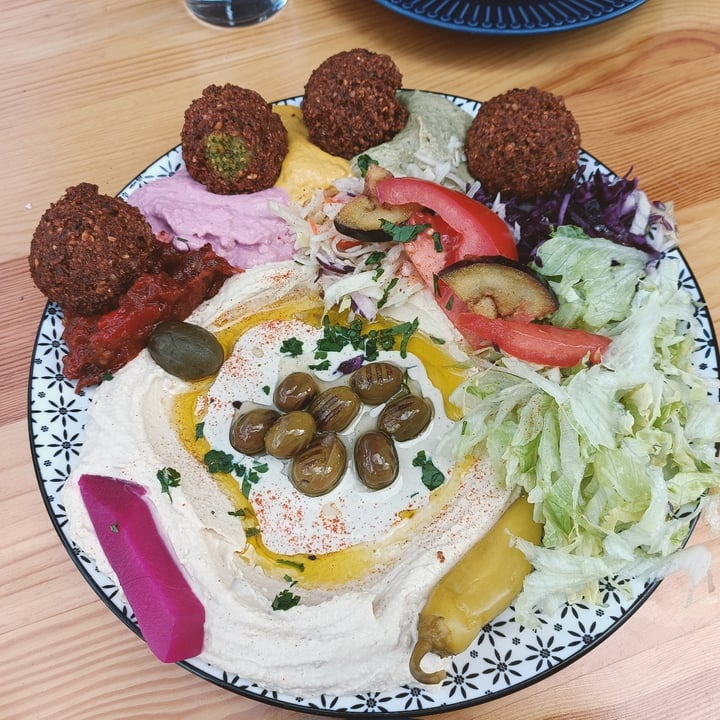 photo of DR-FALAFEL Piatto Misto Vegano shared by @aribes on  16 Mar 2024 - review