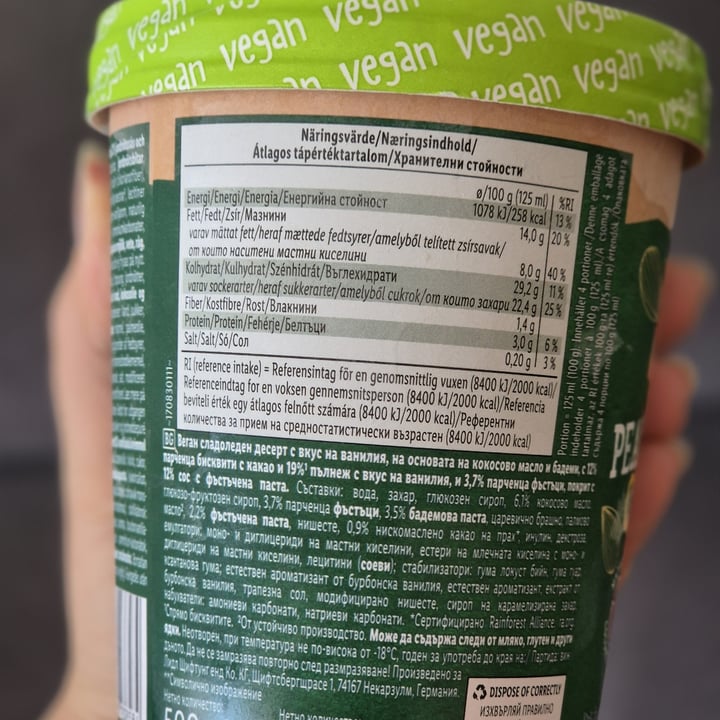 photo of Vemondo Ice cream peanut butter & cookies shared by @flouredfingers on  11 Aug 2025 - review