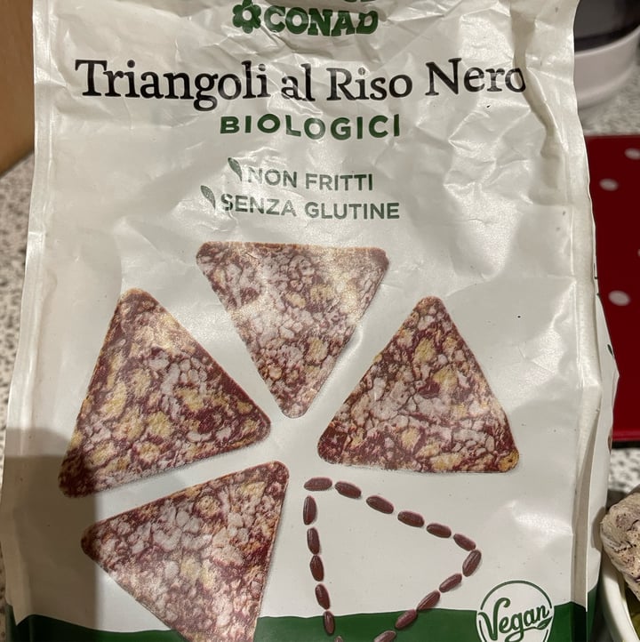 photo of Verso Natura Conad Veg Triangoli al riso nero shared by @lunaros on  30 Aug 2023 - review