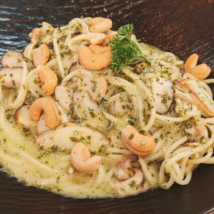 photo of Saute-San Basil Cashew Pesto Pasta shared by @iluvnippon on  01 May 2025 - review