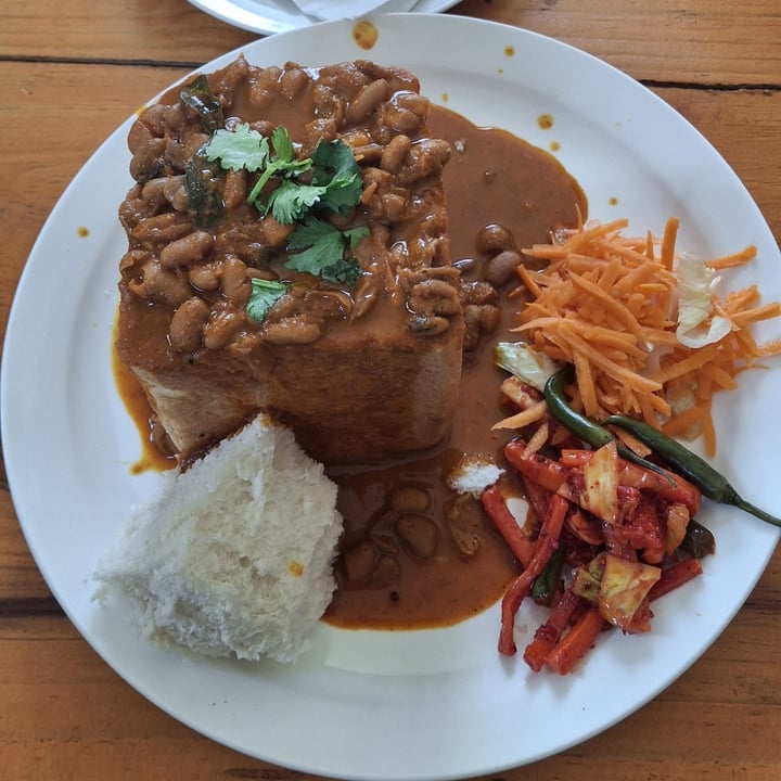 photo of Lugz Indian Cuisine beans bunny chow shared by @udeshs on  21 Dec 2024 - review